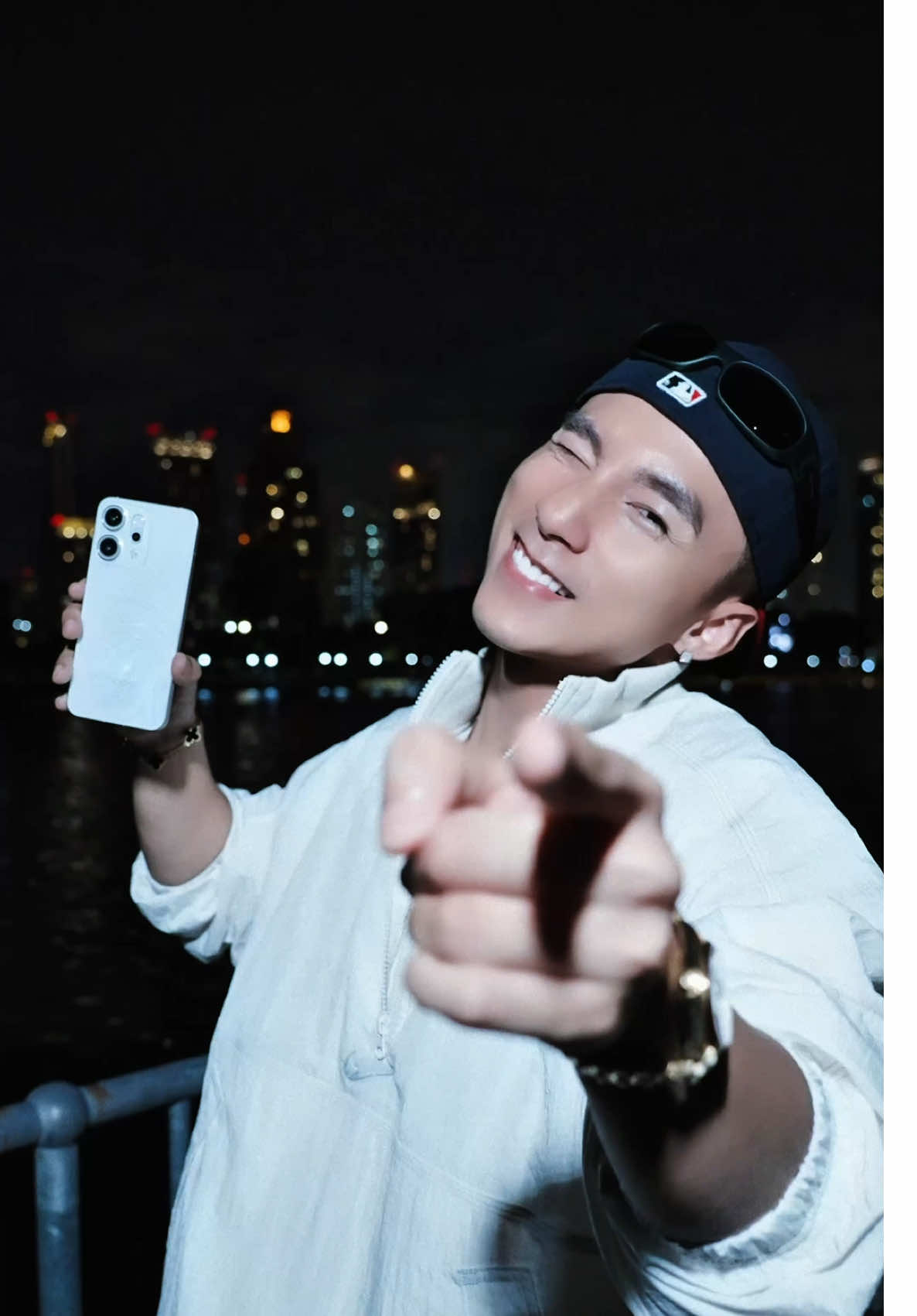 NHỚ, bật flash lên ✨ Anh nhắc em 🫵🏼🙂 #SonTungMTP #OPPOFlashyTrend 