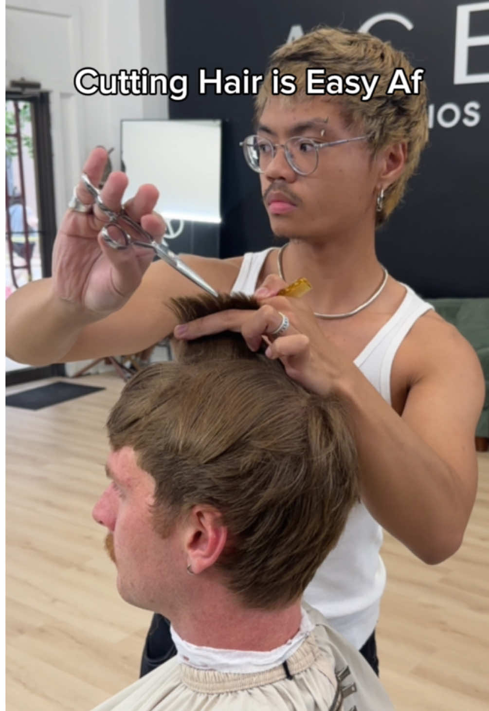 Work done by @_walkerbarber on Instagram Link in my bio to book appointments 📆 #_walkerbarber #chicagobarber #elginbarber #oakbrookbarber #waukeganbarber #addisonbarber #barber #aurorabarber #desplaines #illinoisbarber #springfieldbarber #plainfieldbarber #napervillebarber #jolietbarber #stylist #typ #elmhurstbarber #indianabarber #texture #rosemontbarber #fyp #schaumburgbarber #kankakeebarber #explorepage #beginnerbarber #scissorcut #hairstyles #longhair