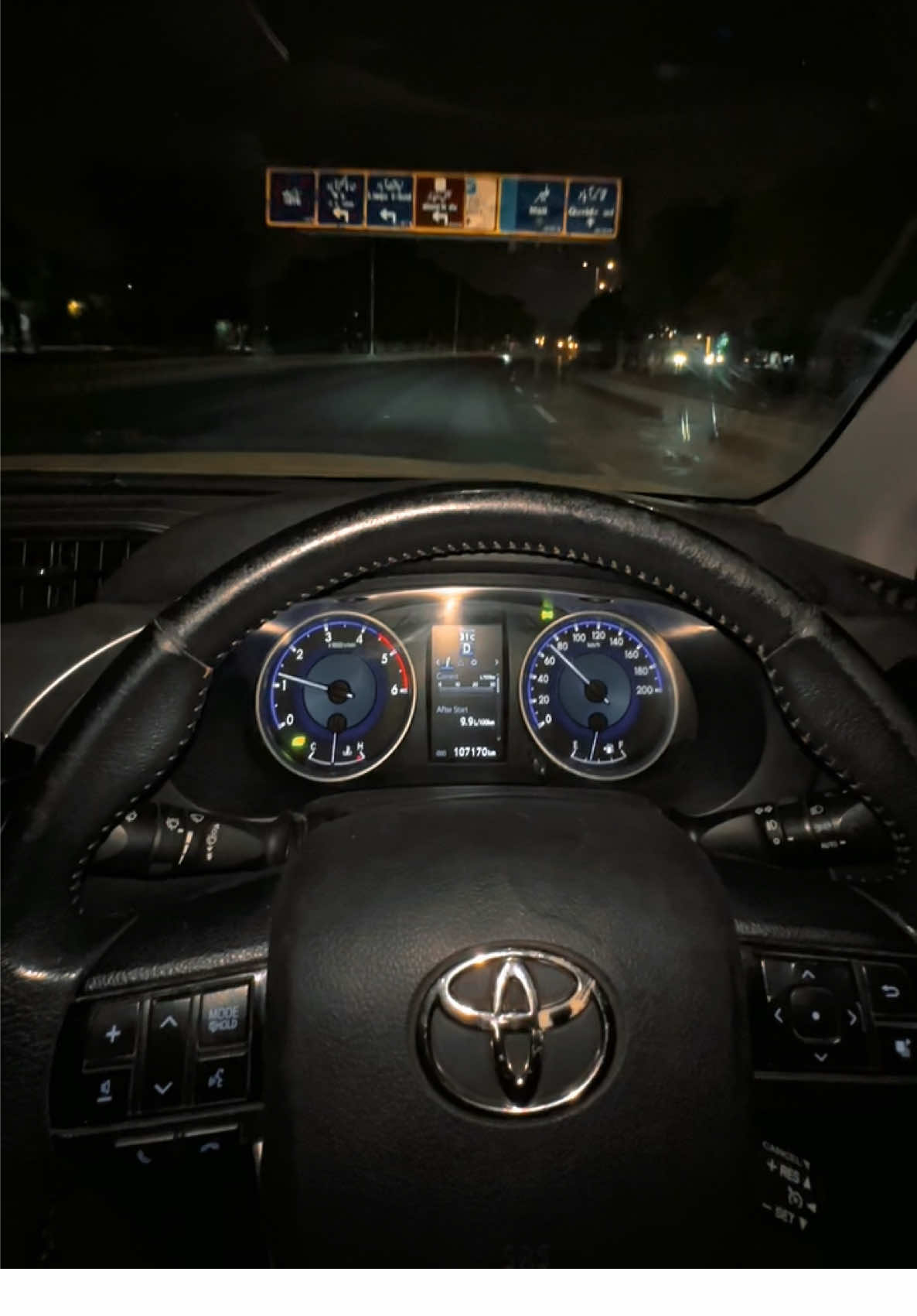 Unapologetically me. #viralpost #fyp #fyyyyyyyyyyyyyyyy #foryou #trendingsong #toyota #revo #dala #karachi 