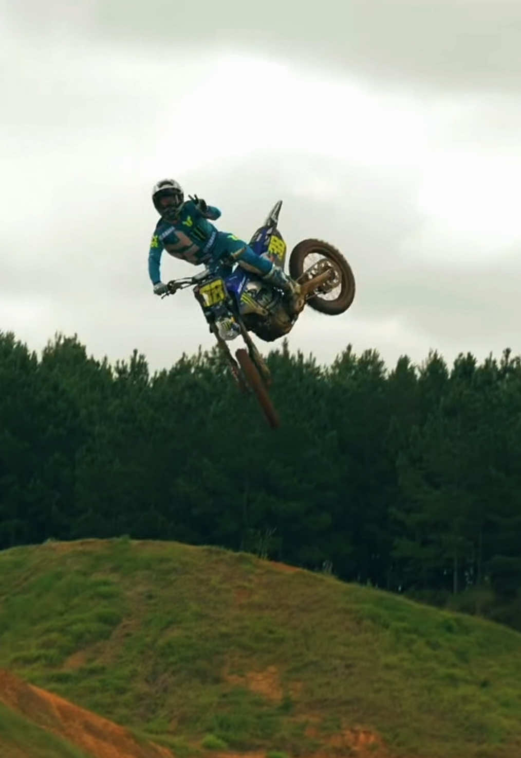 Thankyou everybody for 100k followers!!! #bike #fyp #foryou #dirtbike #viral 