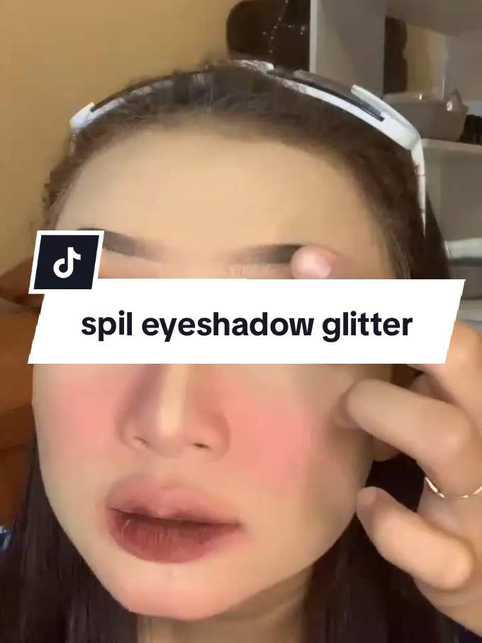 #fyp #fyppppppppppppppppppppppp #4u #makeup #inspirasimakeup #makeupkesenian #eyeshadowglitter 