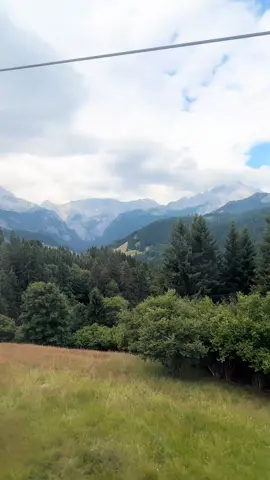 Von Partenkirchen mit der Seilbahn auf den Eckbauer ✨✨✨ #garmischpartenkirchen #seilbahn #berge #aussicht #naturevibes #naturlover #natur 