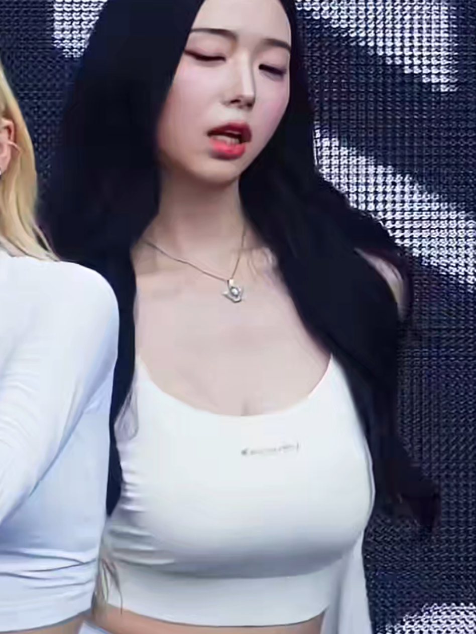 Kim Chaeyeon #tripleS #트리플에스 #kimchaeyeon #chaeyeontriples #chaeyeonfancam #triplesarmpit #kpopfyp 