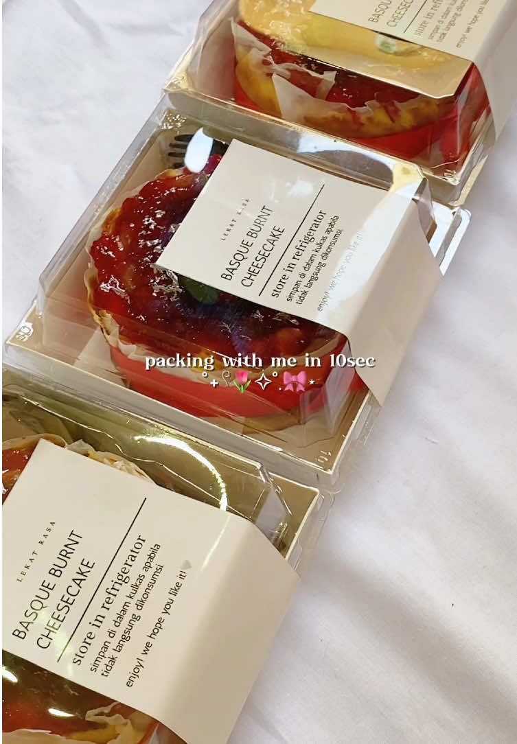 in frame size d10cm🍰🍓 - 📍Kudus, Jawa Tengah for orders check our bio or WA 0822-3137-6752 - #cheesecake #cheesecakekudus #jajankudus #kudus #brownieskudus #browniespanggang #cheesecakenutella 