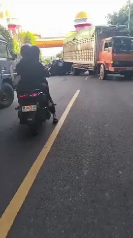 Lakalantas jl ahmad yani, kota parepare. Jumat 25/7/2025