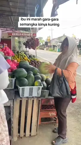 nasib penjual buah#keşfet #viraltiktok ##fypage #fypシ 