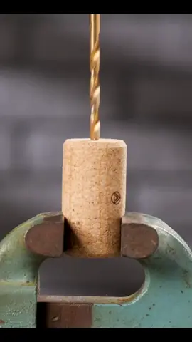 Sanding with a wood and  Wine Cork #woodturning #woodworking #satisfyingvios #satisfying #woodwork #woodworkingtricks #fyp 