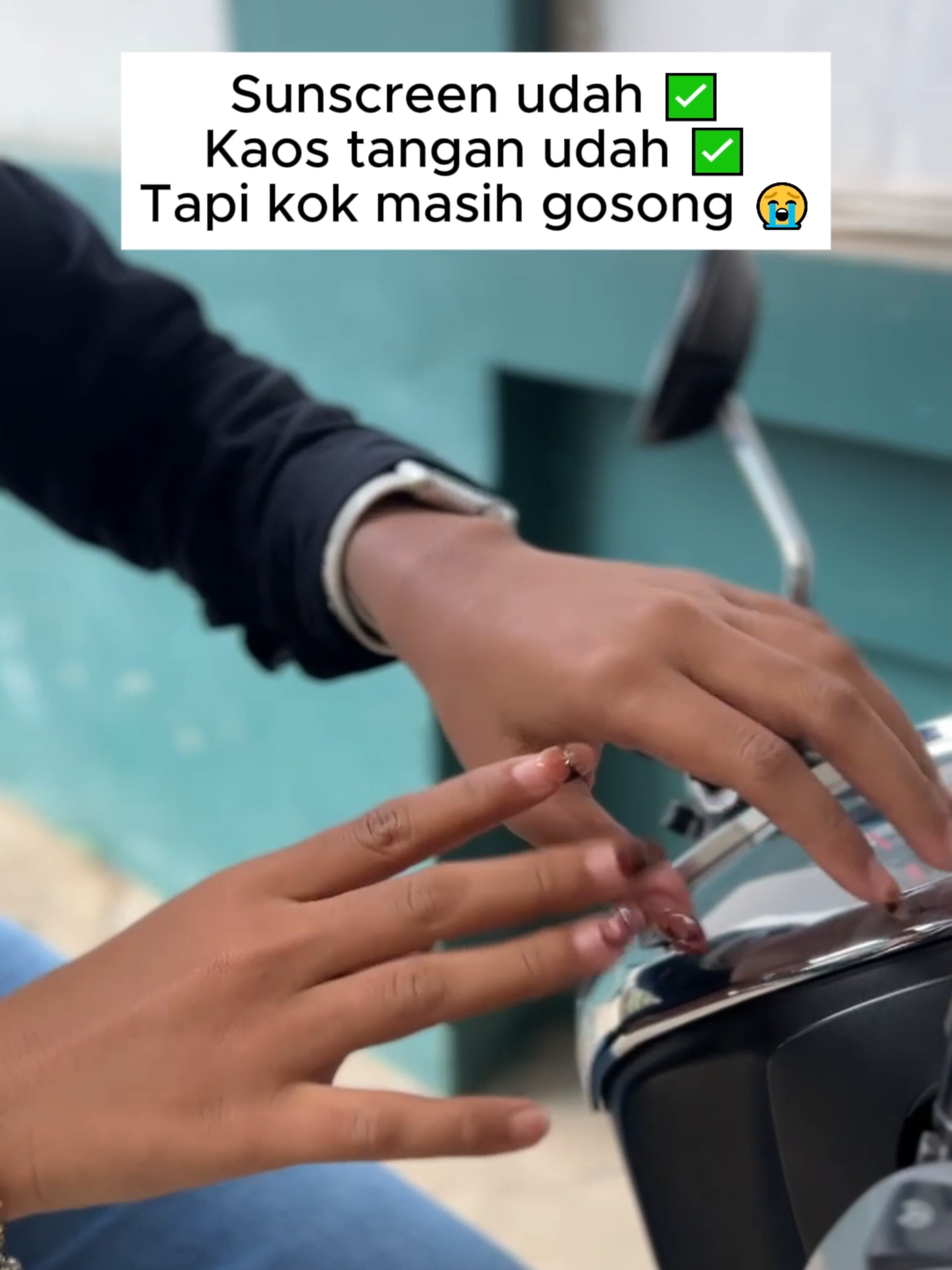 ternyata pakai sunscreen dan sarung tangan saat motoran, NGGAK NGARUH! #glumevitexfoliatorgel #glumevitfaceandbodyexfoliator #glumevit #glumevitofficial