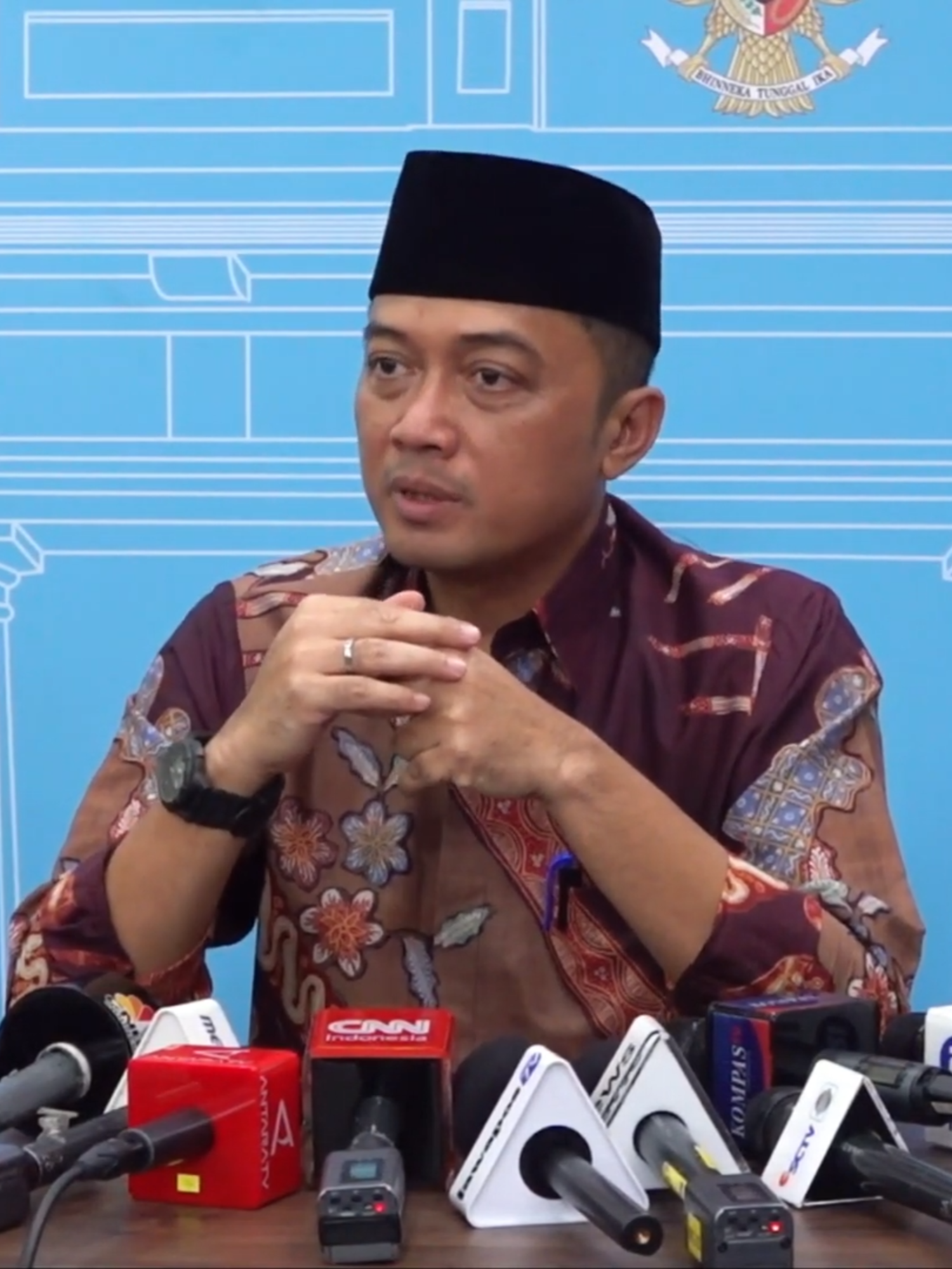 Keterangan pers Menteri Sekretaris Negara (Mensesneg) Prasetyo Hadi terkait komitmen pemerintah dalam pembangunan IKN, disampaikan di Ruang Wartawan, Istana Kepresidenan Jakarta, pada Jumat (25/07/2025). #KemensetnegRI