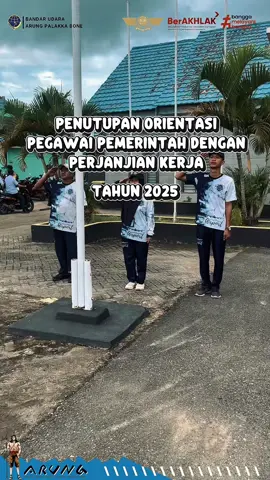 “Setiap awal pasti akan berakhir, dan setiap akhir adalah awal yang baru.” Penutupan Orientasi PPPK Tahun 2025 menjadi momen peneguhan komitmen dan semangat pengabdian bagi seluruh peserta. Setelah rangkaian materi, pembekalan, dan latihan, kini saatnya melangkah lebih jauh — mengabdi untuk negeri dengan integritas, profesionalisme, dan semangat melayani. Terima kasih atas dedikasi seluruh peserta dan instruktur. Selamat mengemban amanah sebagai bagian dari ASN yang BerAKHLAK dan bangga melayani bangsa 🇮🇩 @Kementerian Perhubungan RI  @Ditjen Perhubungan Udara RI  @Andiindargunawan  #OrientasiPPPK2025 #ASNBerAKHLAK #BanggaMelayaniBangsa