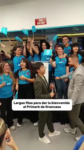 Primark ha abierto este viernes su nueva tienda en Grancasa. La inaguración se ha dado entre celebración por parte de empleados y altos cargos de la empresa y expectación por los clientes que esperaban en las puertas para poder ser los primeros en entrar en esta segunda tienda de la marca en Zaragoza. #zaragoza #aragon #primark #apertura #grancasa 