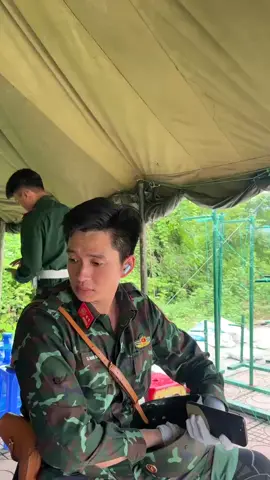 chiều nay được thông tin có LHH đến giao lưu với khối HCKT ở ĐHQG mà mình chạy ko kịp, thôi cũng đc cho 1 cái vid an ủi.  #A80 #HCKT #LHH #xuhuong  @Thảo Nè🥰❤️ @Người Việt 