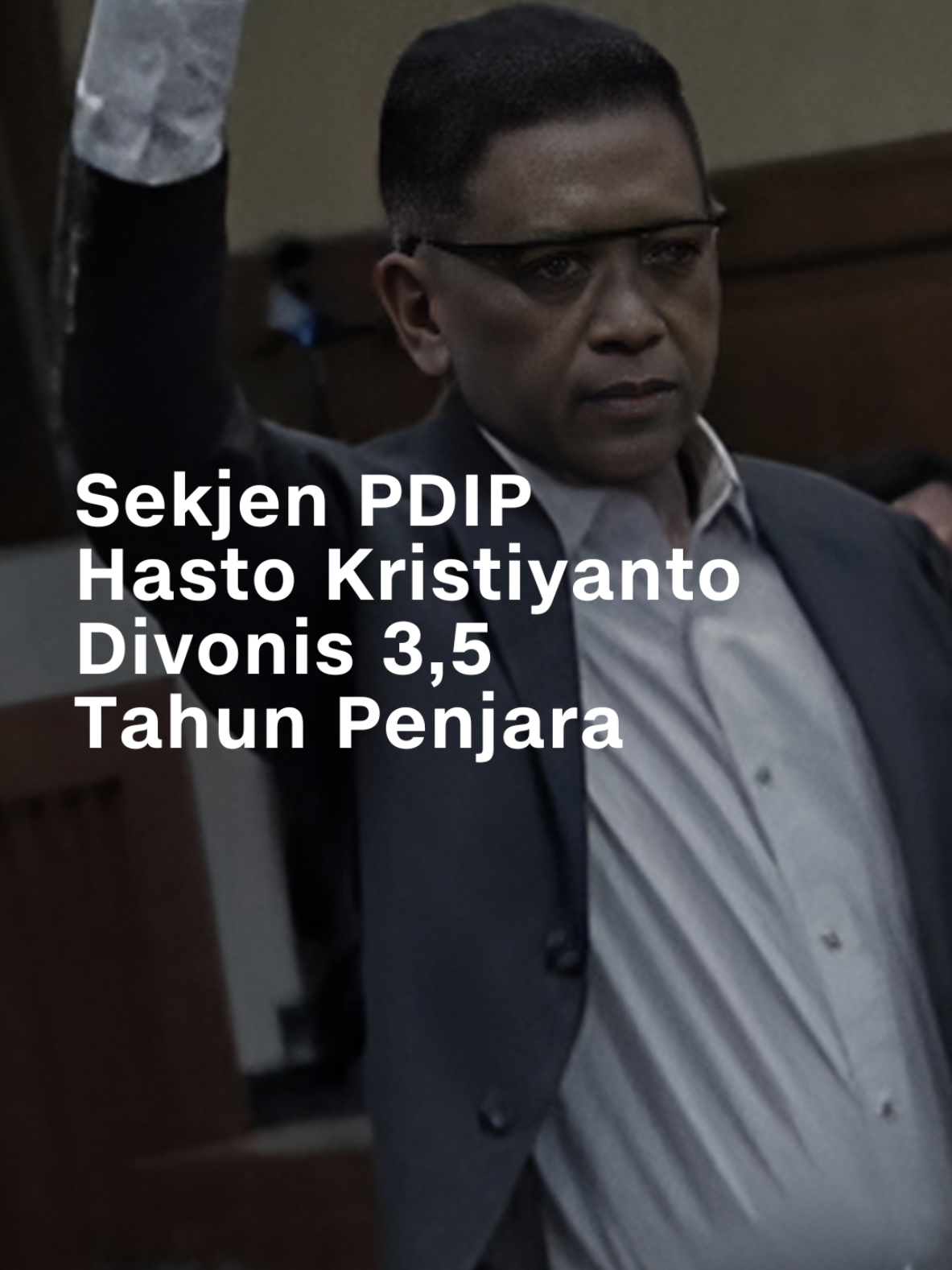 Majelis hakim Pengadilan Tindak Pidana Korupsi (Tipikor) pada Pengadilan Negeri (PN) Jakarta Pusat menjatuhkan vonis 3 tahun 6 bulan (3,5 tahun) penjara terhadap Sekretaris Jenderal PDIP Hasto Kristiyanto. 