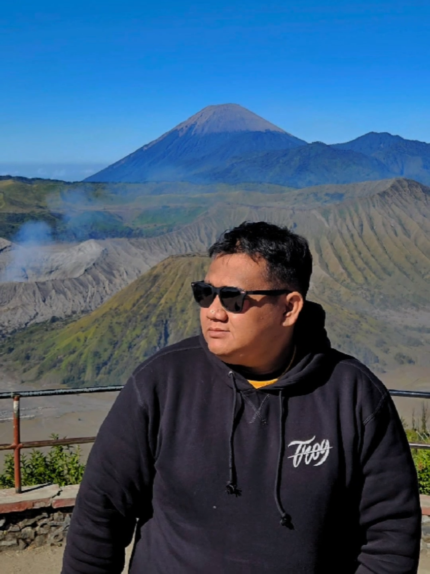 swndiri aja udah bahagia #bromo #bromotenggersemeru #bromomountain #jawatimur #jawapride #malang #pasuruan #lumajang #fyp #budgettravel #CapCut 