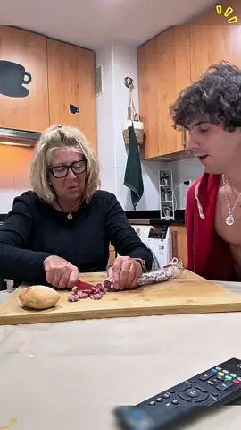 His reaction was too funny #funny #prank #sofunny #funnyvideo #tiktok #funnymoments #fyp #foryou #funnyvideos #funnytiktok #happy 