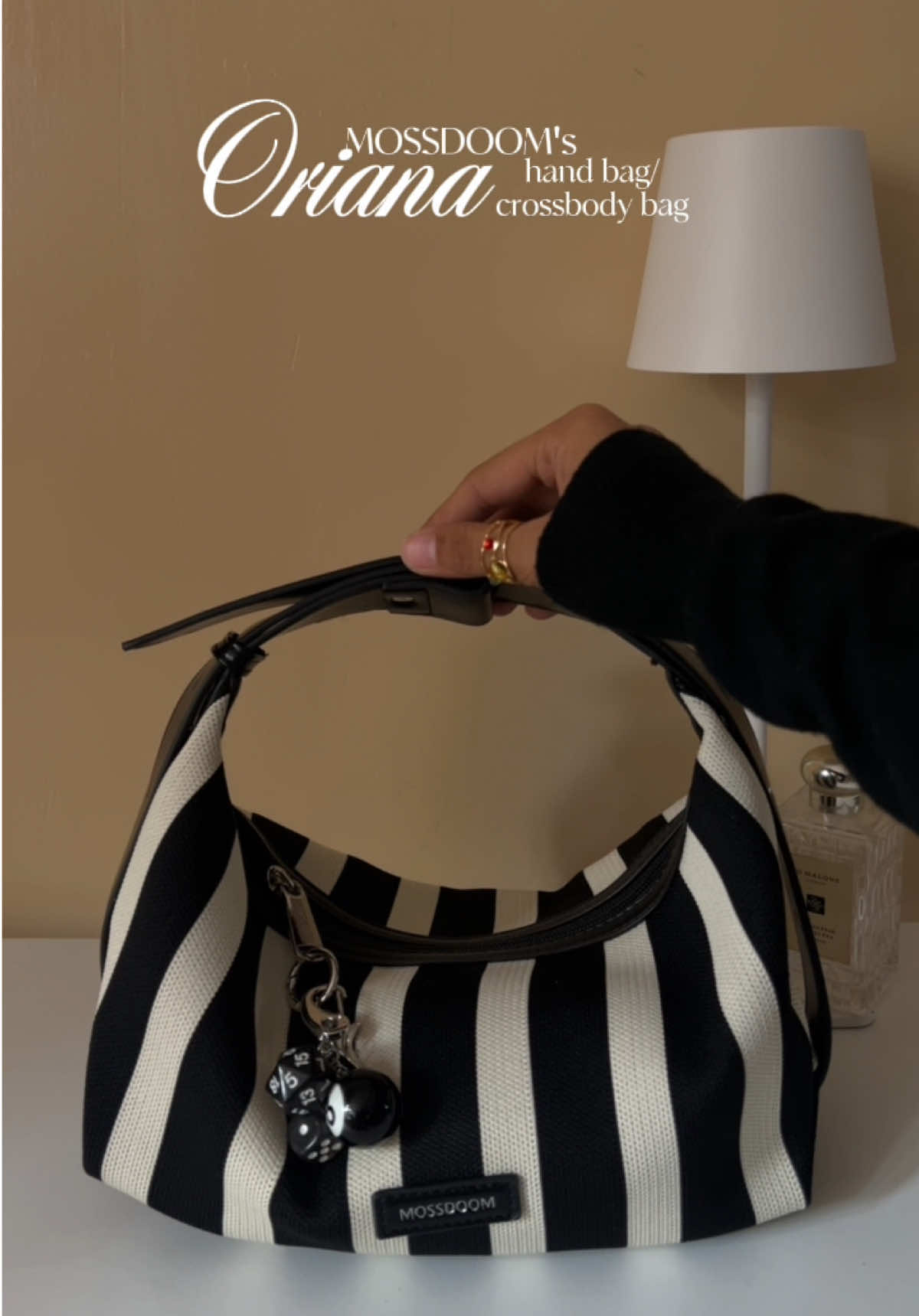 my 2 fave colors combined !! 🖤🤍 #mossdoom #mossdoombag #orianabag #twowaybag #classybag #bagrecos #bagtok #blackandwhitebag #fyp #trending #viral 