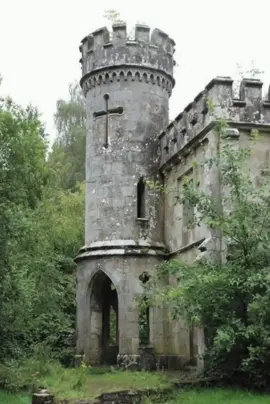 𝖆 𝖘𝖎𝖑𝖑𝖞 𝖑𝖎𝖙𝖙𝖑𝖊 𝖆𝖉𝖛𝖊𝖓𝖙𝖚𝖗𝖊 🛡️⚔️🛡️ #medieval #architecture #castle #nature #fantasy #darkfantasy #animalcrossingnewhorizons #edit #moodboard #core #knightcore #fyp 