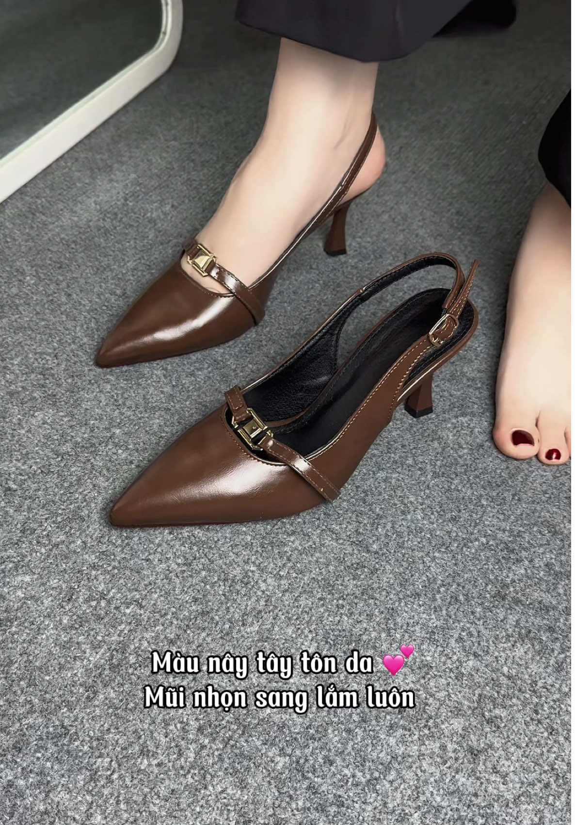 Mũi nhọn vẫn là chân ái cho ce thích sang nha #reviewlamdep #giaycaogot #giaydep 