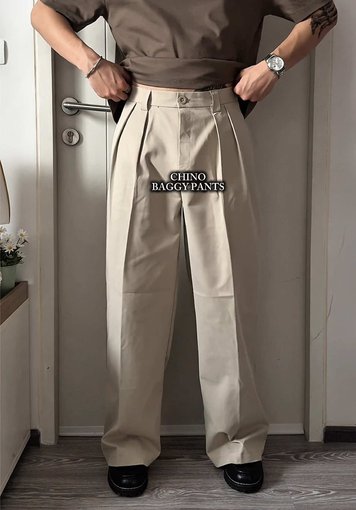 ผ้าแบบนี้แหละที่ตามหา 🤎✨ #baggypants #กางเกงทรงกระบอก #กางเกงทรงกระบอกใหญ่ #กางเกงกระบอกใหญ่ #กางเกงใส่เที่ยวใส่ทํางาน #แต่งตัวผู้ชาย 