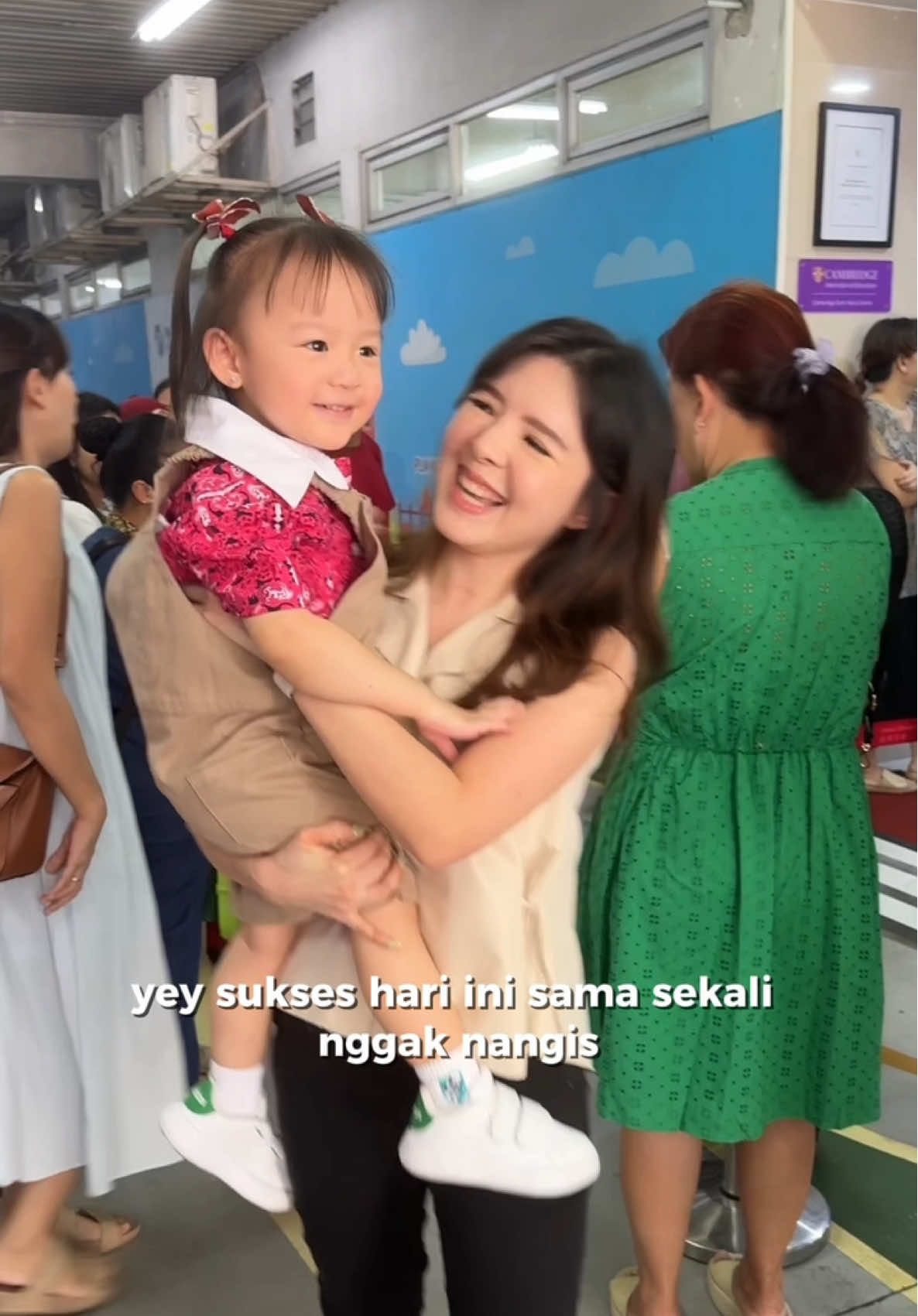 Kasian banget pas nangis gitu jarang jarang soalnya dia nangis gitu 