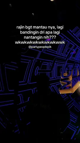 uhuyyy💃🏼 #livehousepik #hollywingsindonesia #fypシ #peopleparty #livehouse #ambyar #neverstopflying #xybca 