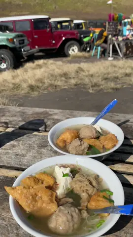 Makan bakso gerobak biru viral with best view😍  #fyp #malang #bromo 