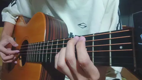 your song #fingerstyle #guitar #yoursong #parokyaniedgar 
