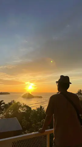 Kenapa Ayah sering menyendiri karena ia takut mengecewakan mu #ayahhebat #rinduayah