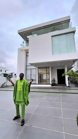 Tag a Buyer to buy this 5 Bedroom  house at @superiteafrica.ng going for just 1 Billion Naira, Tag a Buyer and earn 😁 This property features an HVAC system, smart home automation, open concept floor plan, spacious en-suite bedrooms, standard elevator, indoor gym, fully equipped cinema, well-equipped kitchen, family lounge/lounge, swimming pool, study room/workspace, and more. LOCATION : Ikate, Lekki Title Doc: C of O and Governor Consent & Building Approval Call or WhatsApp +2347051883525 +2348139528208 • • • Call us at @superiteafrica.ng for any property we are active!