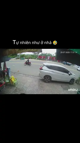 Tự nhiên như ở nhà 🤣