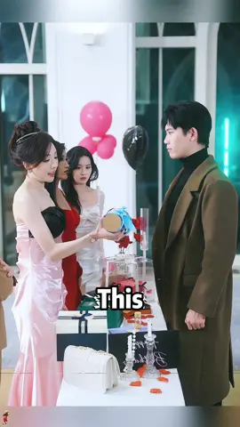 This woman smashed the gifts her boyfriend gave her.#tiktok #fyp #movie #Love 