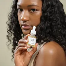 A cushiony  smoothing serum with niacinamide  and propolis  extract  that helps  refine pores  extract  that  help refine pores , hdrate  and calm reactive  skin for a glassy glow . ksh 2000 WhatsApp no on bio to order.  #beautyofjosen  #niacinamide  #niacinamideserum  #niacinamidebenefits  #niacinamidepropolis 
