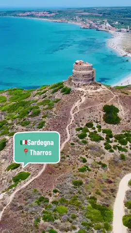 🇮🇹Sardegna,📍Tharros 👉 Tharros to starożytne miasto na Sardynii, założone przez Fenicjan w VIII wieku p.n.e. na Półwyspie Sinis. Było ważnym portem i ośrodkiem handlowym, a później przejęte i rozbudowane przez Rzymian. Do dziś zachowały się liczne ruiny, w tym pozostałości murów obronnych, świątyń, term i nekropolii.  #italia #Saccargia #wlochy #drone #dronestagram  #Sardegna #sardynia #Storia #antycznemiasto #instagramreels#sardegna #italy #sardinia #reelsofinstagram #dji #drone  #tharros #sardegnaantica  #archeology #sardegna