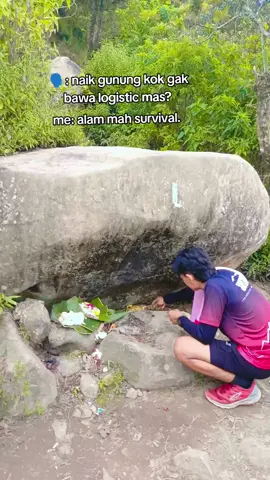 mukbang sesajen, kalau kalian mukbang apa? #pendaki #pendakigunung #trailrunning #gunungmuria #puncak29 #natasangin1515 #sesajen #fypシ゚ 