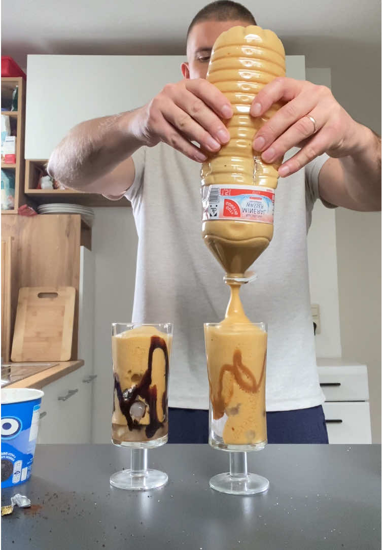 #icedcoffee #nescafe #cafe #espresso #HomeCafe #icecream #asmr #foryou #homebarista 