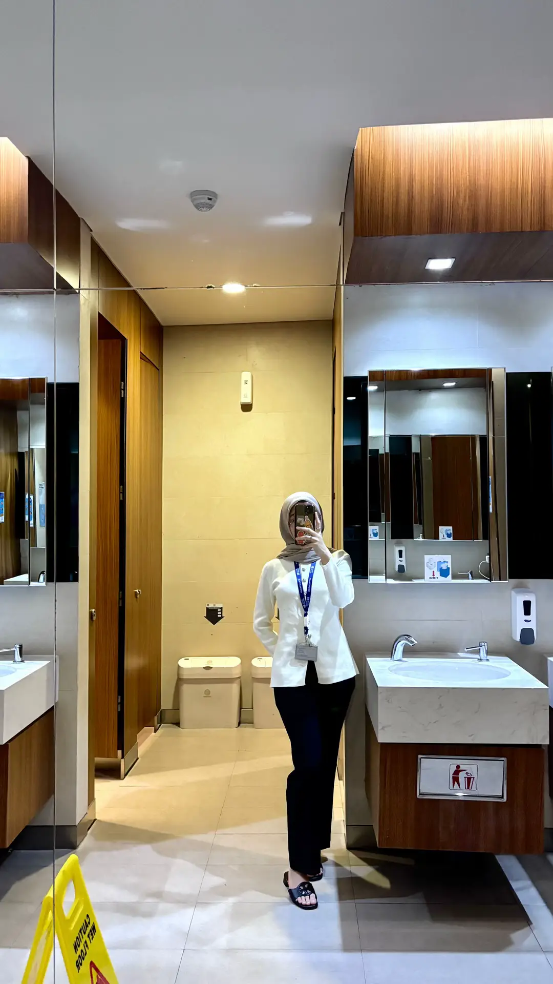edisi apa ya ini #outfitideas #corporategirlies #officeoutfit #hijaboutfit 