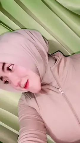 maklumin kamera blkng ga simetris lee kuuh🤧🤣