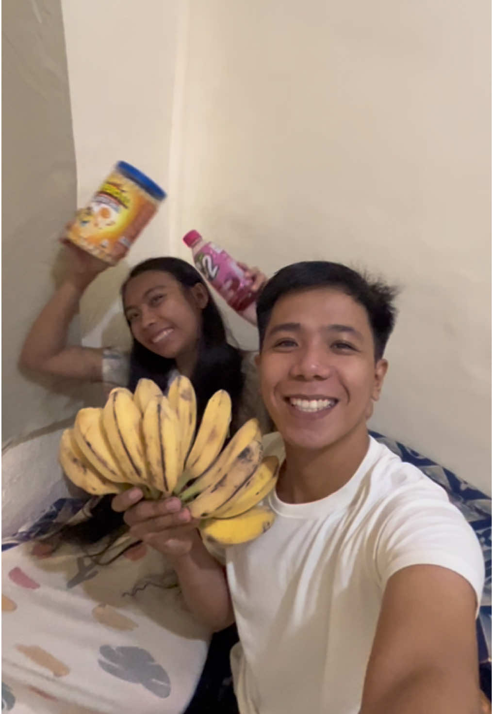 Looking for magdo-donate ng TV! 😂 #fyp #married #couple #humortiktok #movietime 