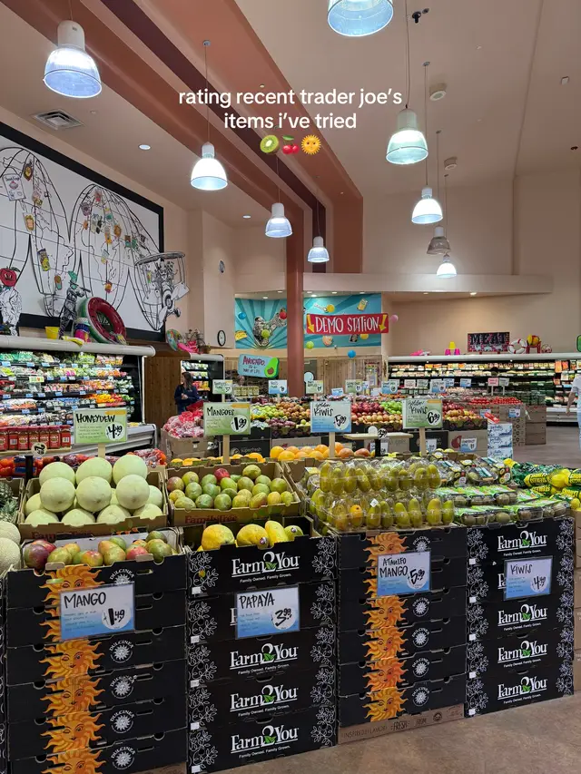 send me your fav trader joe’s recs! i love trying new foods 🤭 @Trader Joe's  #traderjoes #traderjoesfoodreviews #healthyeating #cleaneating #groceryhaul 