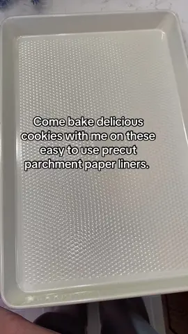 Sometimes you need a quick easy mess free baking night with the kids. #parchmentpaper #baking #bakingnight #bakinghack #cookies 