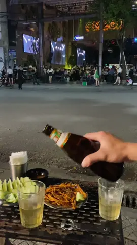 Hướng nội thì ngồi ở Chiêu nhé 😂 ,còn ai hướng ngoại thì ngồi đối diện 🤣 . Tội căn nhà ở giữa ghê luônn á #Chiêu 