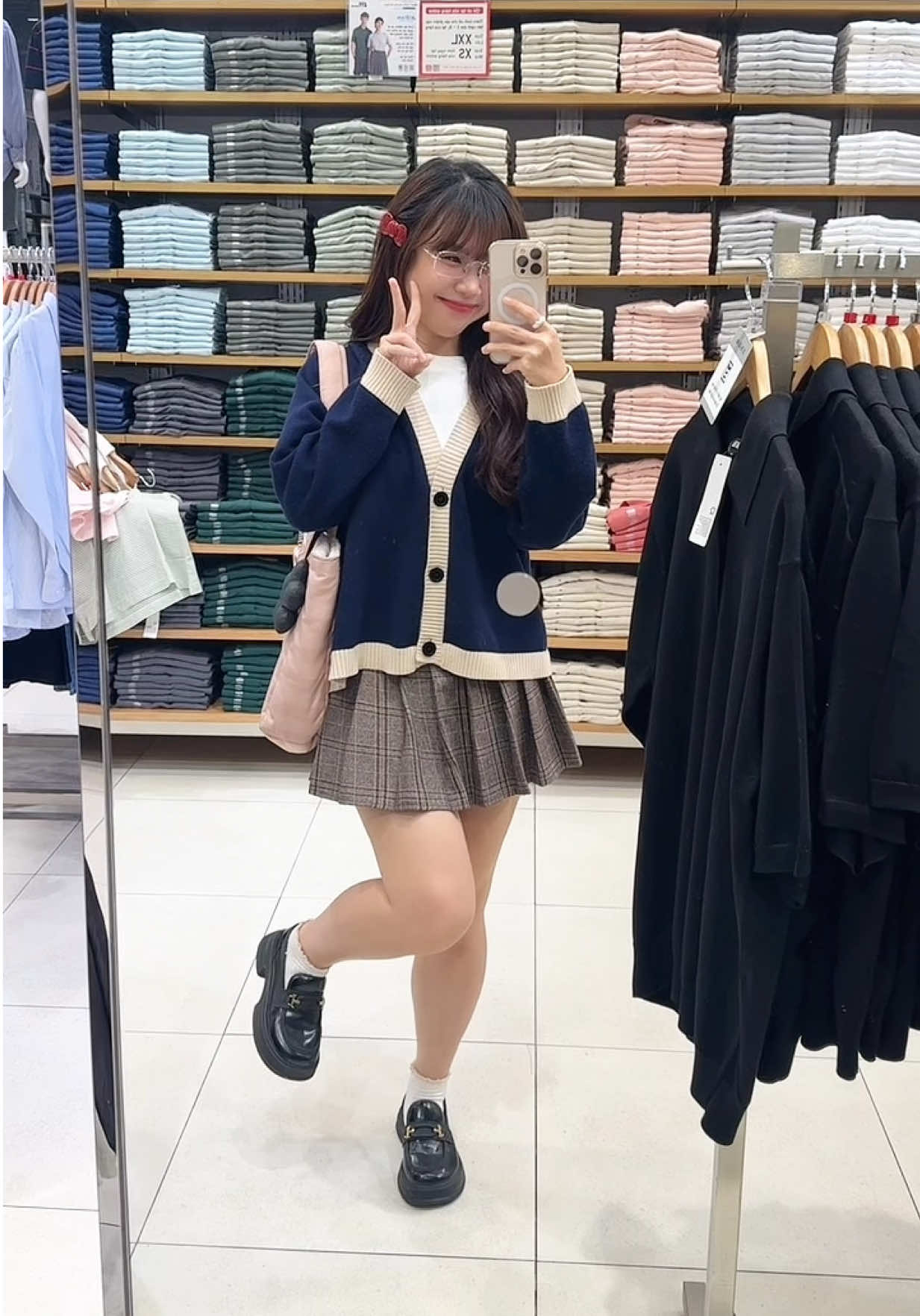 Mấy bà có outfit đi xem Vô Hạn Thành chưa? 😆 @UNIQLO Vietnam #CapCut #j4f #fypシ゚ #viral #xh #xuhuong #uniqlo #uniqlodemonslayer #demonslayer #kimetsunoyaiba #kny #infinitycastledemonslayer #muichiro #tokitomuichiro #tanjiro #kamadotanjiro #hashira #hashiras #anime 