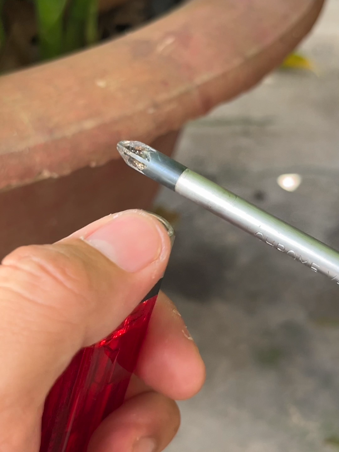 Wow... Smart tool. #diy #crafting #handyhacks #gasoline #straw