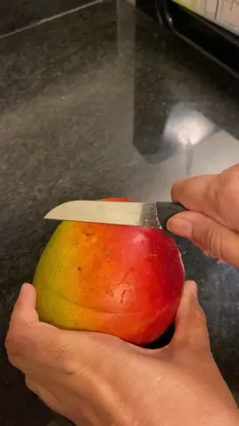 #asmr #asmrpeeling #cutwithme #asmrvideo #chefstyle #fruitasmr