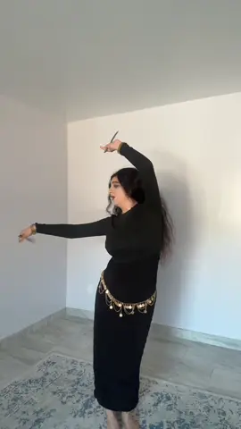 الوجن الوجن يا يمه 😔 #fyp #fypシ #هجع #هجع_عراقي #bellydance #iraqidance #رقص_عراقي 