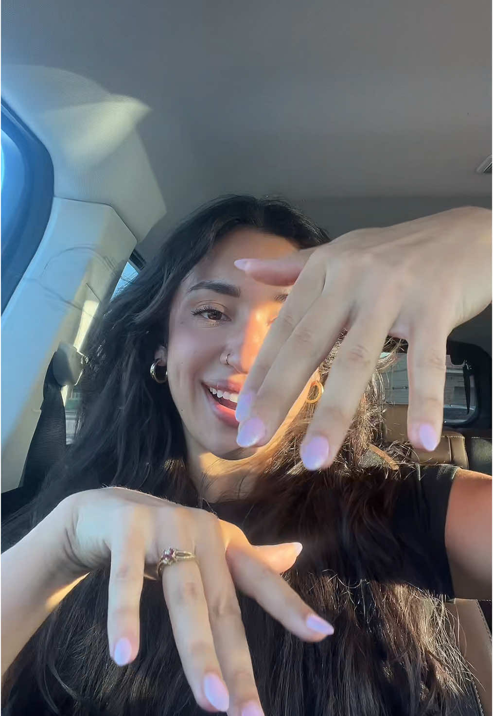 a moment for the makeup & nails 💕