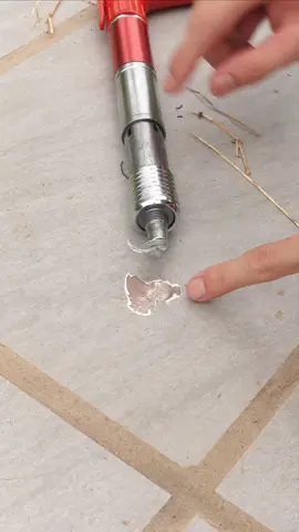 Tết máy bắn đinh bắn trên gạch men 