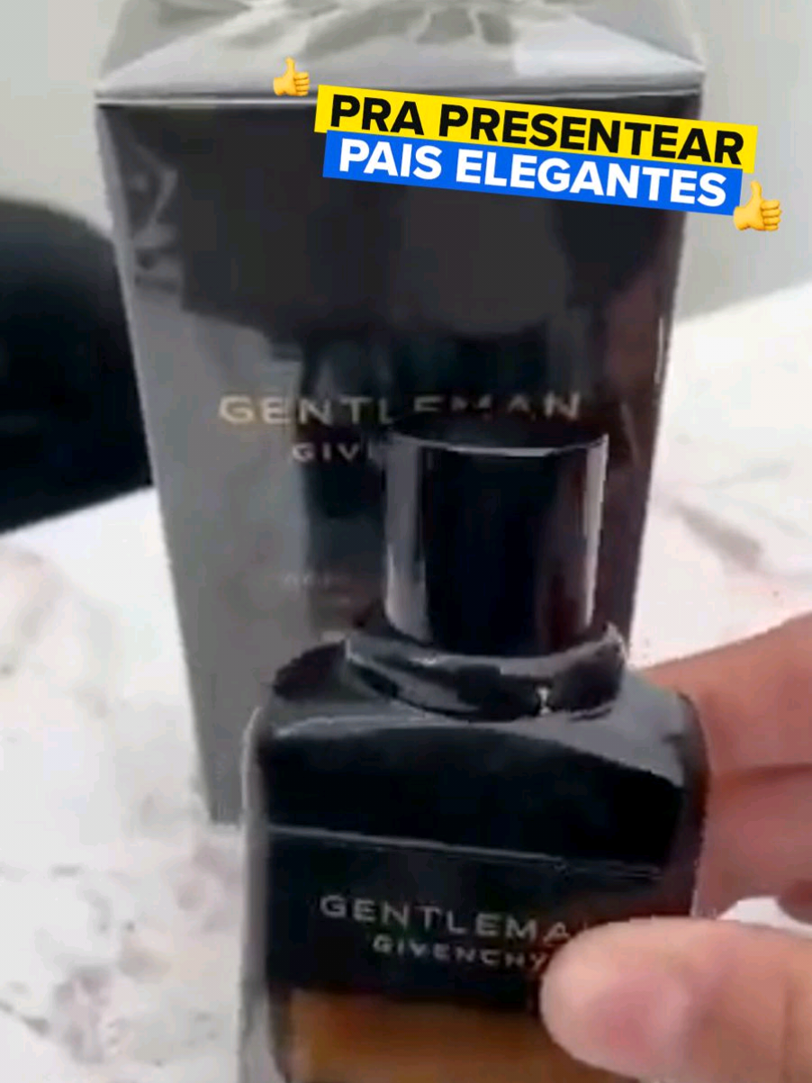 Se elegância tivesse cheiro, seria a fragrância do Gentleman Reserve Privee Givenchy. 💛 Marcante e com aquele UAU embutido, é o presente perfeito pro pai que é presença. Gostou? Tá no app! #DescriçãoDaImagem Começa com a embalagem do perfume Gentleman Reserve Privee Givenchy no ponto de vista de quem está filmando. A pessoa mostra detalhes da caixa e depois pega o frasco de perfume, posicionando na frente da caixinha. #Liquida #Descontos #AcheiNoMercadolivre