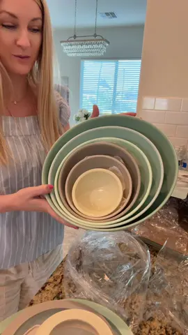 So in love with these cute bowls with lids  #tiktok #tiktokshop #tiktokpartner #tiktokaffilliate #tiktokmademebuyit            