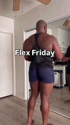 When Flex Friday happens to land on legs day, it means I’ve gotta make sure I show off that super legs day pump 😏😉 #flexfriday #legsday #gymbro #musclebear #bodybuilder #flex #GymLife #fyp  
